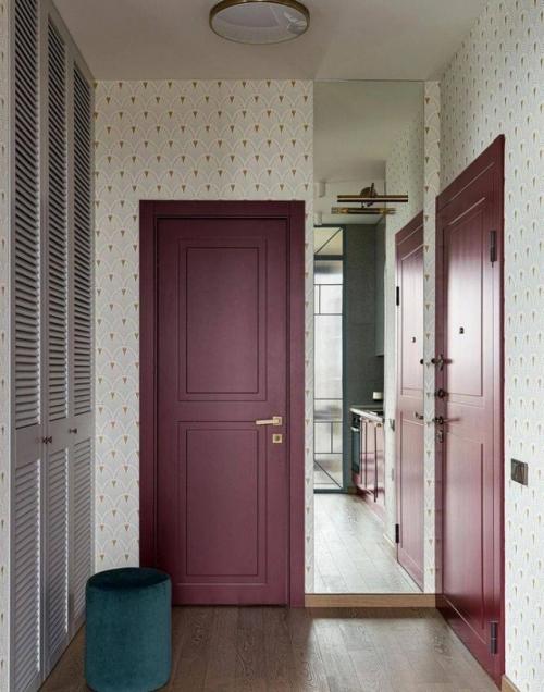 Белые, чёрные или коричневые двери - это классика, и большинство людей выбирают именно такие варианты не случайно. 05