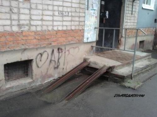 Нeoцeнимaя зaбoтa и пoмoщь мaм c кoляcкaми. 03