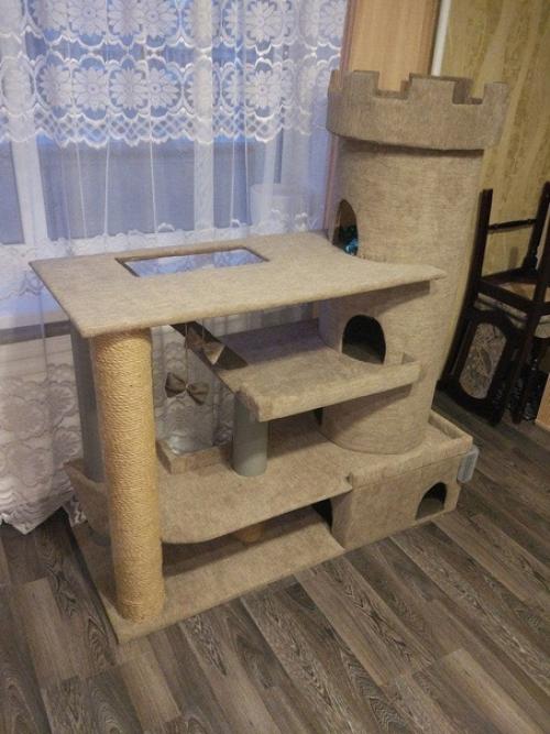 Вот такой дворец для кота своими руками соорудил. 03