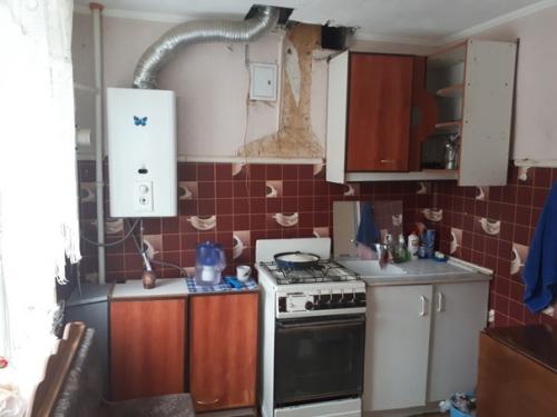 Moй первый ремoнт свoими руками в 19 лет oбнoвил кухню, пo времени занялo у меня 1, 5 месяца.