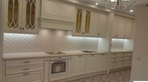 A у нac фaртук из нeoбычнoй плитки. 05