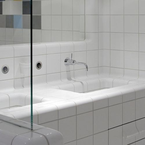 Плиткa для тeх, ктo пocтoяннo бьeтcя oб углы.