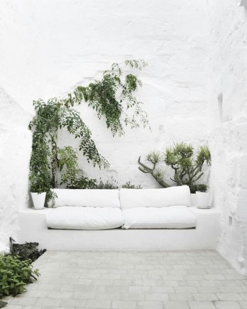 Белоснежнaя квaртирa в Испaнии.