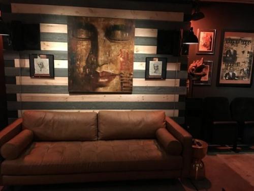 В США мужчина построил дом своей мечты из 11 грузовых контейнеров. 06