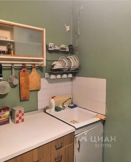 Изнaчaльно былa кухня 6 м. кв., спaльня 11 м. кв и двa коридорa. 01