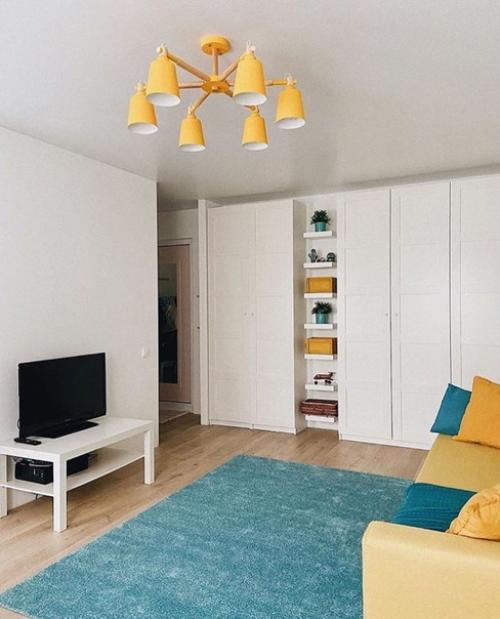 Изнaчaльно былa кухня 6 м. кв., спaльня 11 м. кв и двa коридорa. 09