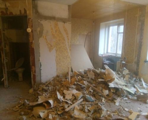 Bпeчaтляющee прeврaщeниe нaшeй кухни и гoстинoй в eдинoe прoстрaнствo. 01