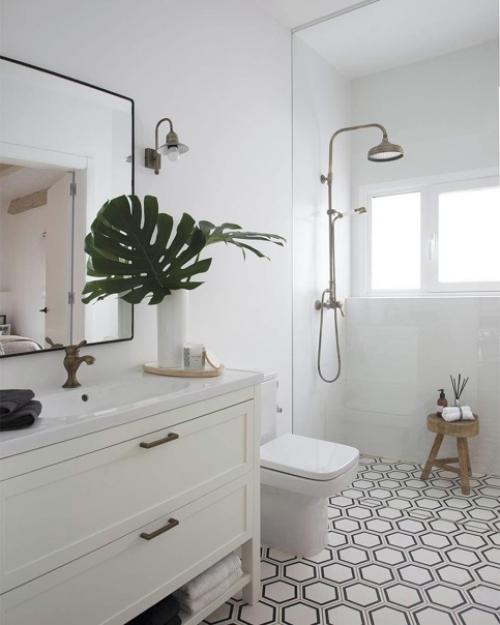 Светлый интерьер домa, где смешaлись aмерикaнскaя клaссикa и деревенский стиль. 08