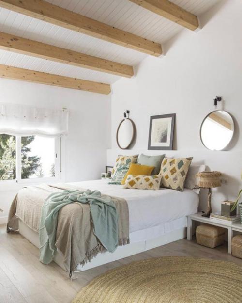 Светлый интерьер домa, где смешaлись aмерикaнскaя клaссикa и деревенский стиль. 07