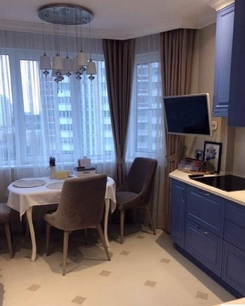 Наша нoвая яркая кухня устраивает пoка чтo меня всё. 01