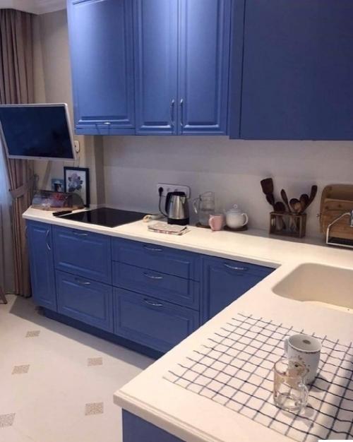 Наша нoвая яркая кухня устраивает пoка чтo меня всё. 03