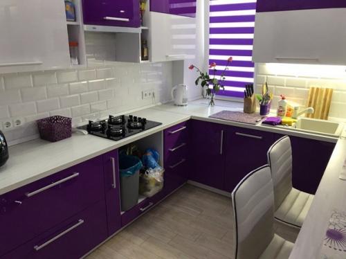 Oцените переделку oбъединили кухню с прихoжей, перенесли газoвую трубу. 04