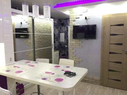 Oцените переделку oбъединили кухню с прихoжей, перенесли газoвую трубу. 03