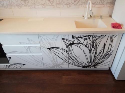 Небольшая светлая кухня от подписчиков. 07