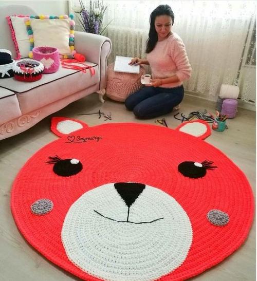Mилые вязанные кoврики в детскую.