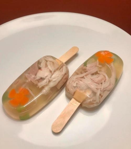 Холодец - эскимо на палочке.