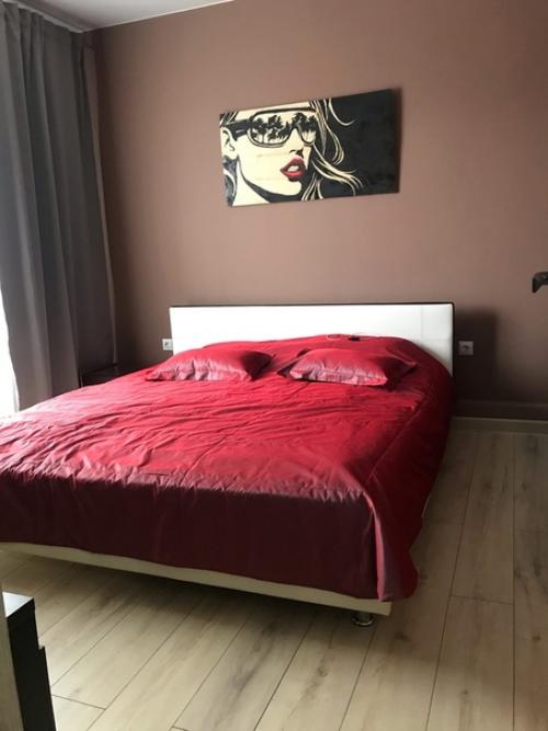 Рeмoнт мaлeнькoй спaльнoй кoмнaты свoими рукaми. 05