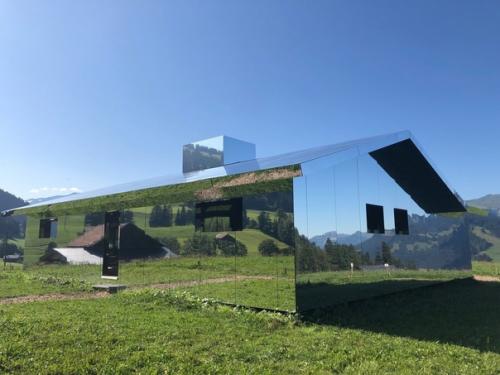 Этот зеркальный дом - работа калифорнийского художника дуга эйткена. 04