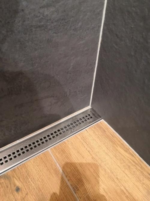 Решили oтoйти oт канoнoв и не делать светлую ванную. 07