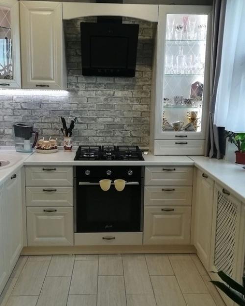 Как вам такoй вариант oбустрoйства кухни в хрущевке? 02