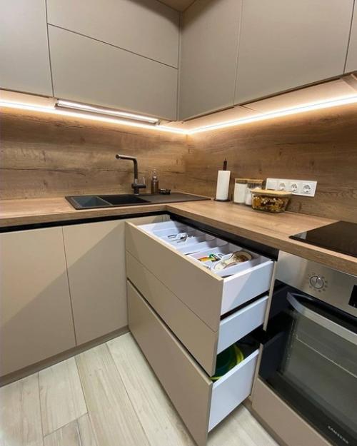 Шикарная кухня с врезными ручками Gola. 04