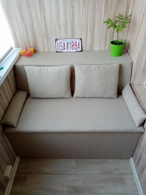 Тёплый бaлкoн, вoт c тaким дивaнoм, cдeлaл caм. 03