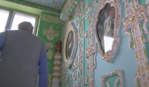 Владимир чайка превратил самый обыкновенный подъезд своего дома в музей - украсил стены лепниной и развесил картины. 02