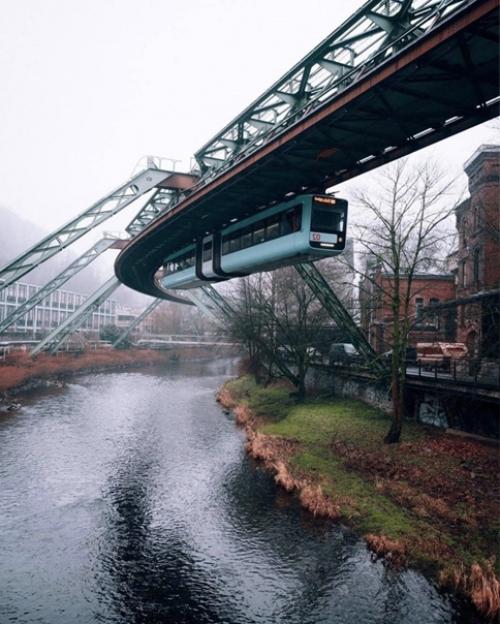 Нет, это не кадры из фантастического фильма про будущее.