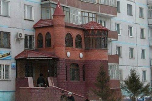 Уже не пристройка, а пристроище. 01