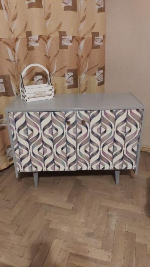 Из предложки: 
Мамино хобби - восстанавливать старую мебель!  