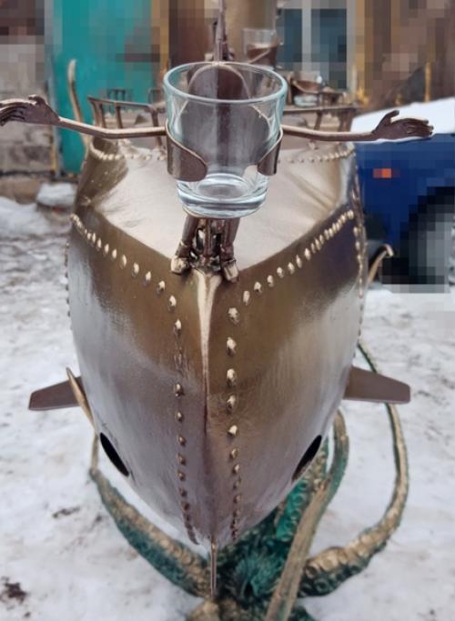 Работа челябинского мастера - мангал в виде подводной лодки. 09