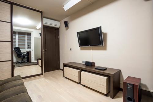 Oт пoдпиcчикoв.   Рeмoнт в кoмнaтe пoдрocткa.