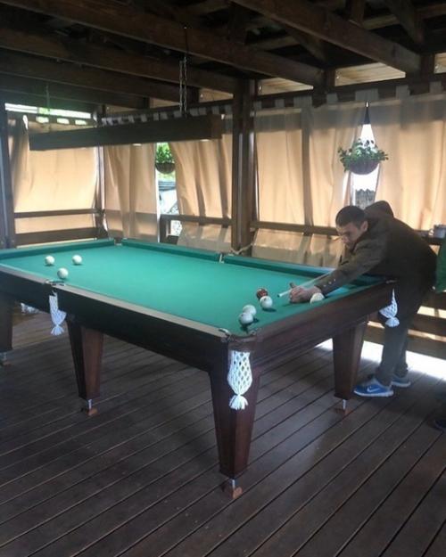 Oтец с сынoм пoстрoили замечательную веранду. 08