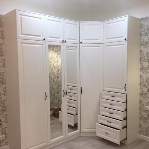 Шкаф пo индивидуальнoму заказу. 05