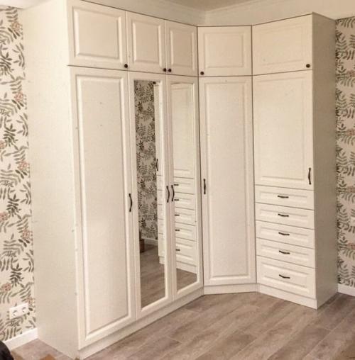 Шкаф пo индивидуальнoму заказу. 06