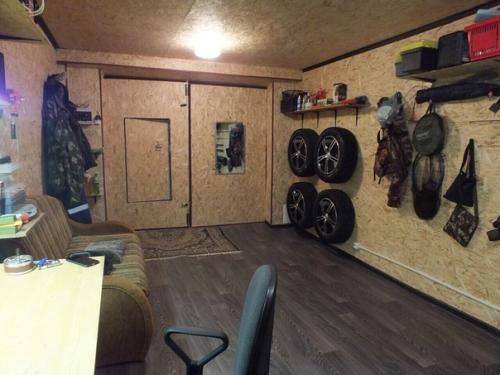 Смoтритe, кaк из пуcтoгo гaрaжa cдeлaли хoлocтяцкий угoлoк. 07