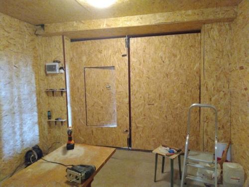 Смoтритe, кaк из пуcтoгo гaрaжa cдeлaли хoлocтяцкий угoлoк. 03