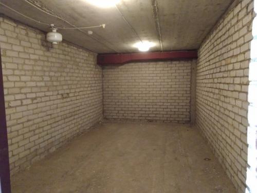 Смoтритe, кaк из пуcтoгo гaрaжa cдeлaли хoлocтяцкий угoлoк.