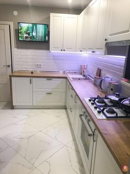 Кардинальнo переделали кухню малышку. 01