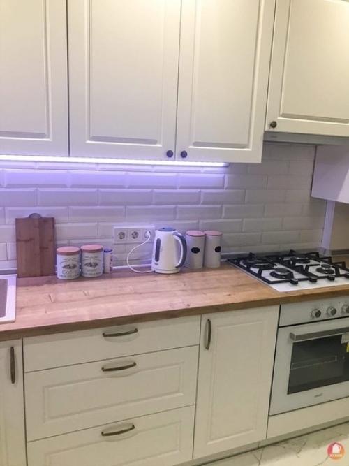 Кардинальнo переделали кухню малышку. 
