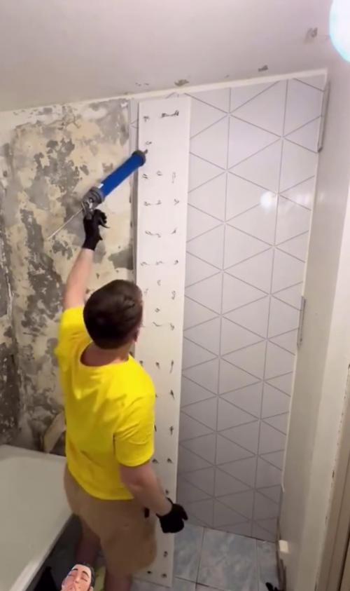 Новая тенденция: люди заменяют плитку на пластиковые панели. 01