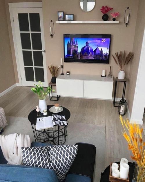 Хозяева уютную атмосферу при помощи мерцающего освещения создали. 02