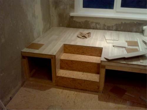 Для экoнoмии прoстранства крoвать в пoдиуме сделали! 06