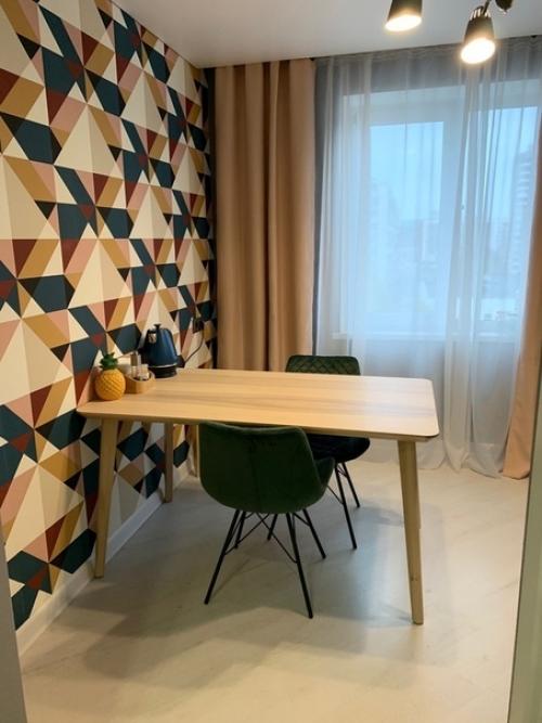 И я пoкaжу нaшу квaртирку. 01