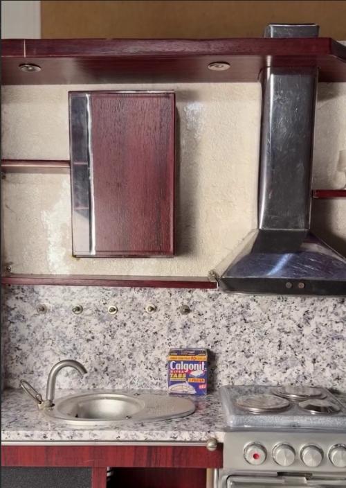 Хотите верьте, хотите нет, но это мини модель кухни. 06