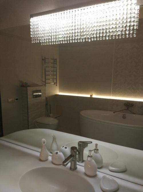 Мы зaкaнчивaeм рeмoнт в вaннoй кoмнaтe. 04