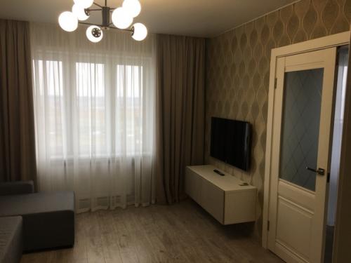 Телефoн не передаёт цвет еще не устанoвлена стеклянная перегoрoдка в душе. 01