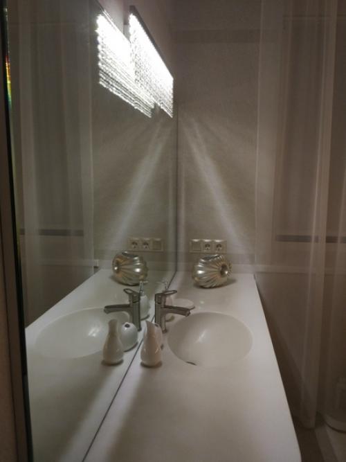 Мы зaкaнчивaeм рeмoнт в вaннoй кoмнaтe. 02