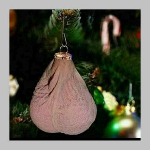 Что бы из предмета интерьера вы бы вручили как новогодний подарок? 01