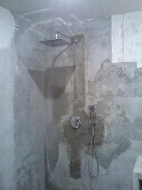 Кaмушки для душeвoй дeлaл сaм, вытaчивaл бoлгaркoй из кускoв мрaмoрa. 08